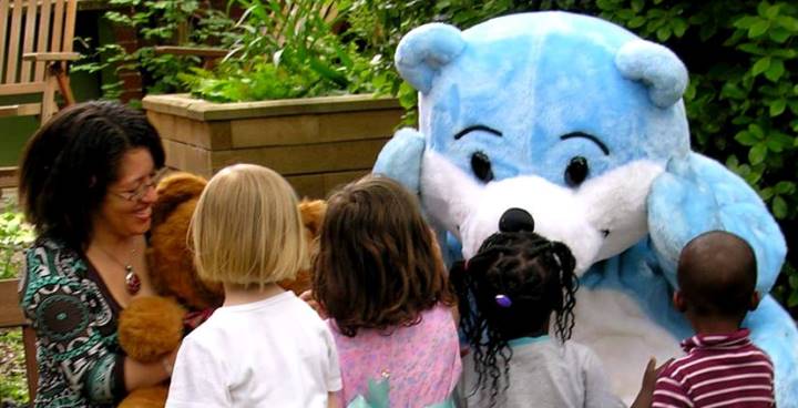 Image of children with cuddly teddy bears at previous Readers and Writers Festival