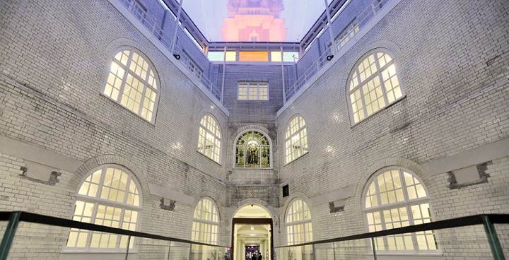 lambeth Town Hall atrimu & glass roof