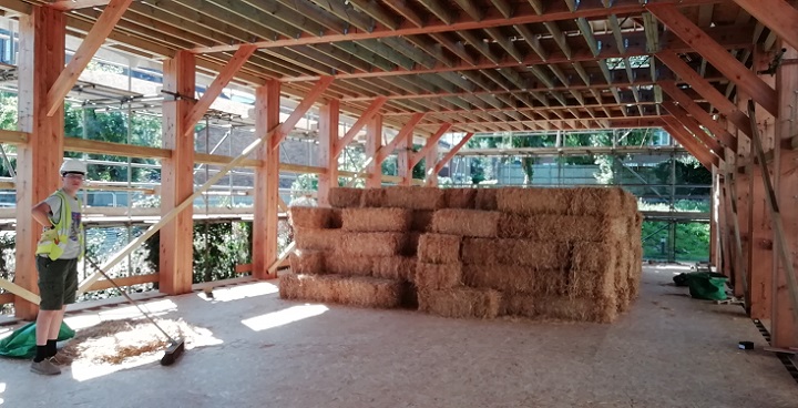 Strawbale bales for building