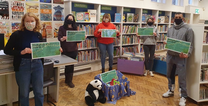 Cllr O'Hara, Caroline from Lambeth Libraries, Cllr Birley, Cllr Leigh and Cllr Irfan Mohammed advertise collection points for Xmas toys open at Lambeth Libraries